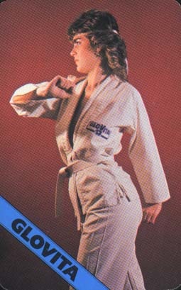 Karate ruhát reklámozó kártyanaptár az 1984-es esztendőre